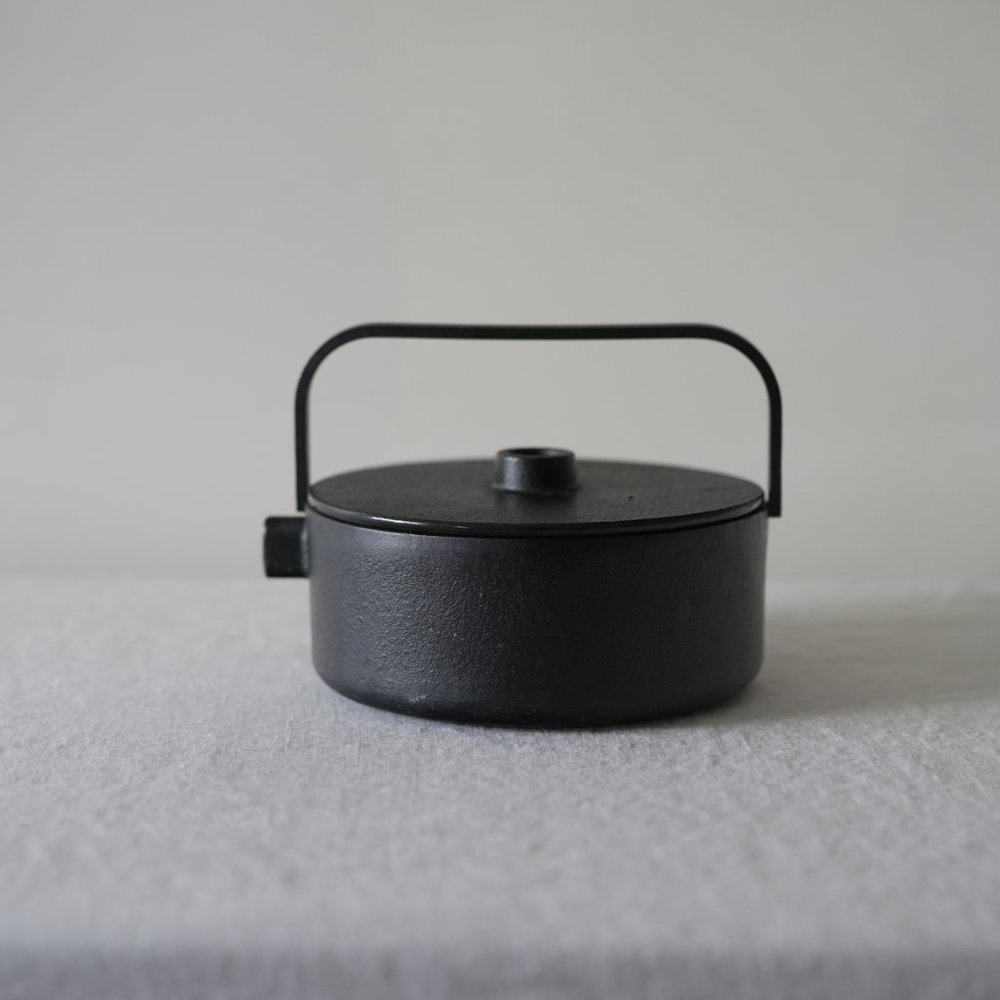 SERAX CAST IRON COLLAGE TEA POT